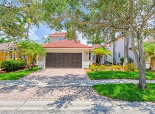 1632 Winterberry Ln, Fort Lauderdale, FL 33327