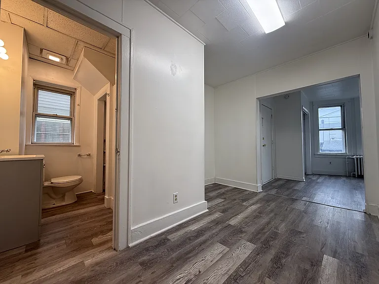 292 Catherine St #2 — Photo 5
