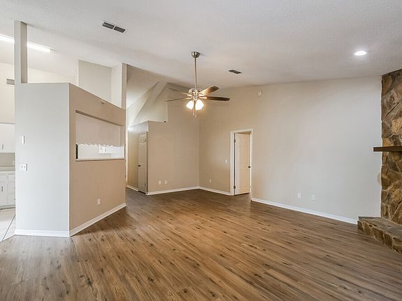 3rd image of 2215 Botany St