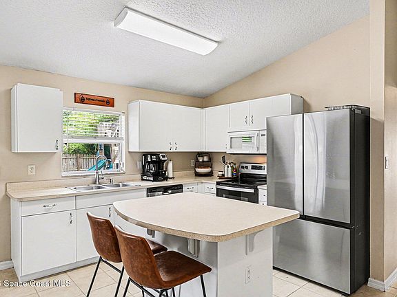3rd image of 4110 Delespine Rd