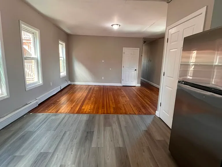 264-2A Lawrence St #3 — Photo 3