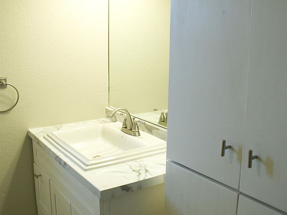 3rd image of 107 Linda Ln Unit 101