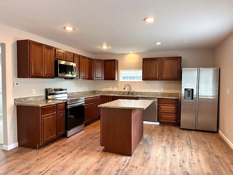 898 Oswego St — Photo 15