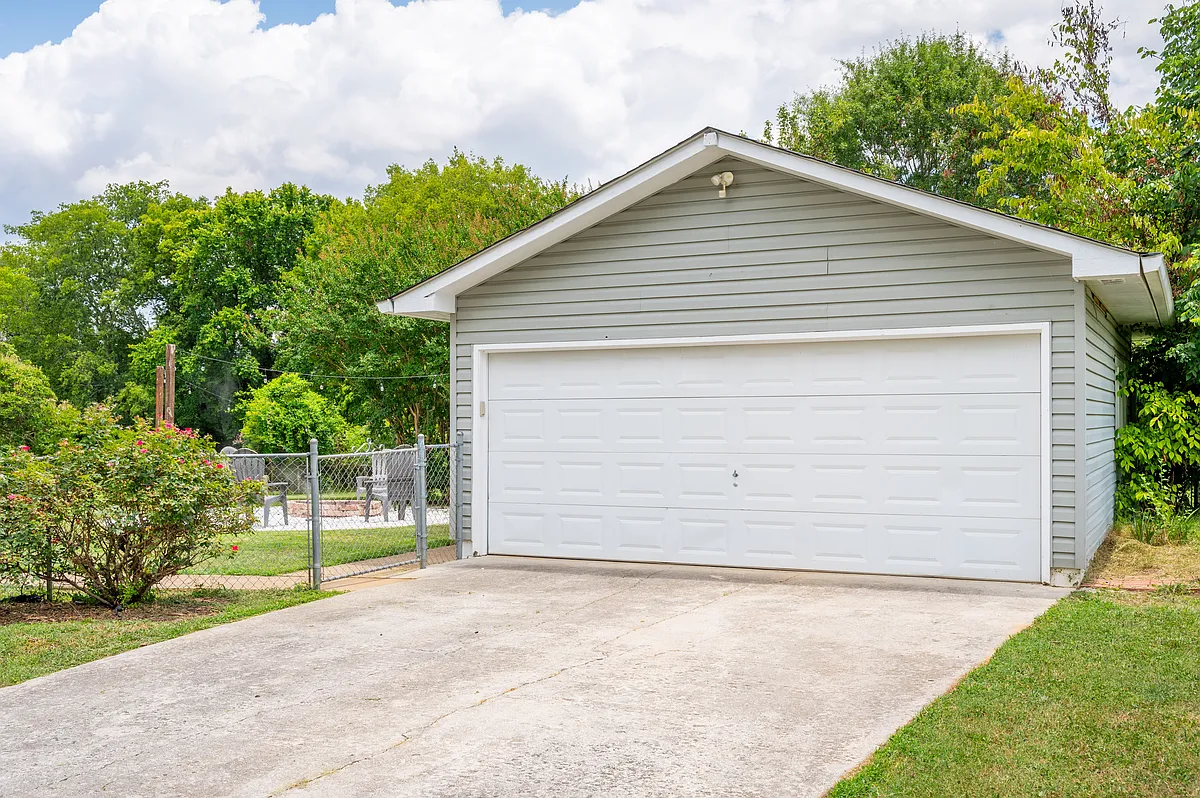 Building Photo - 702 Ogrady Dr