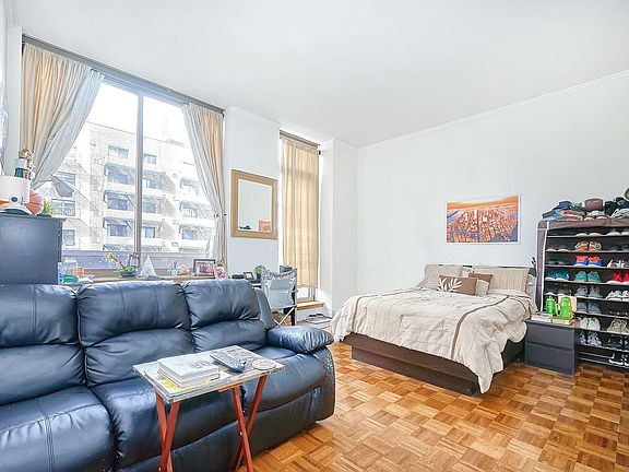 3rd image of 400 E 90th St APT 2D
