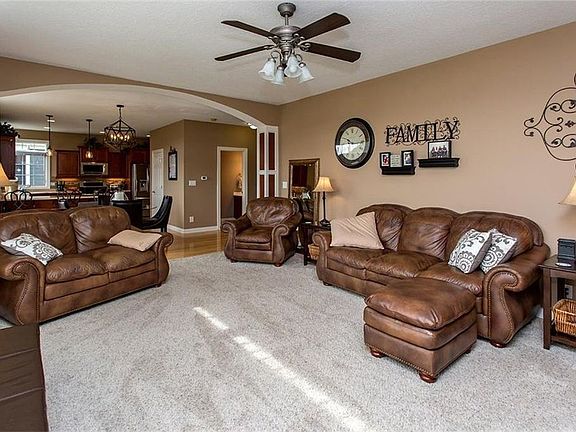 3rd image of 2055 Sugar Creek Dr