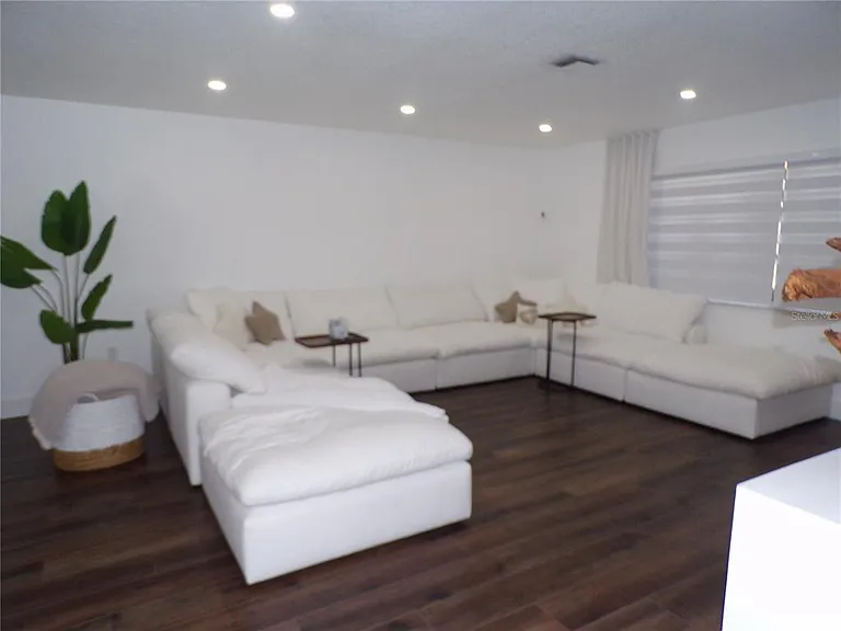 1802 Los Alamos Dr — Photo 6