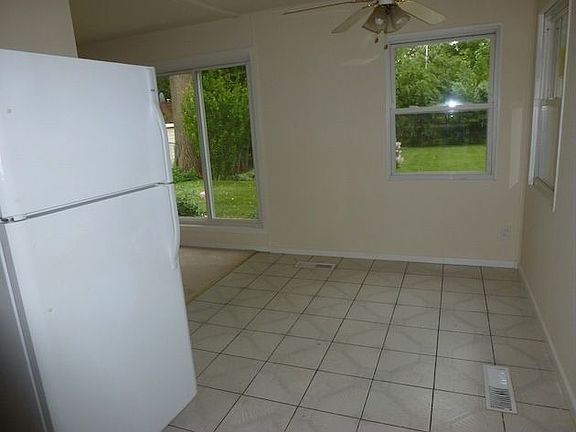 4th image of 319 W Greenfield Ave