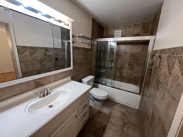 6735 Trammel Ct — Photo 4