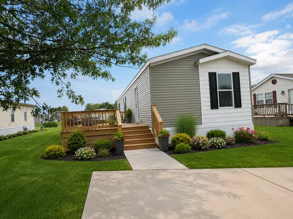 125 Mystic Springs Dr #152, Greenwood, IN 46143