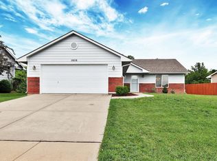 5938 N Hartford Dr, Wichita, KS 67219