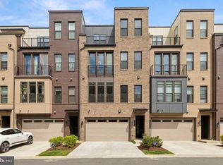 14379 Beckett Glen Cir, Chantilly, VA 20151