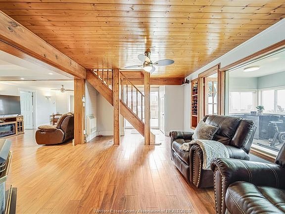 5th image of 1328 Shoreline Ave