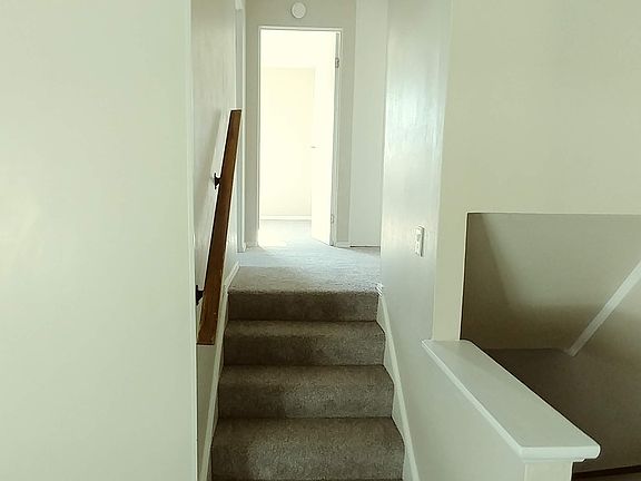3rd image of 3230 Cliffside Dr