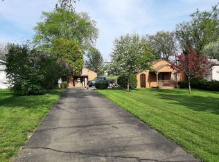 1319 Summerset Dr N, Racine, WI 53406