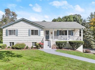 828 Heritage Ct, Yorktown Heights, NY 10598