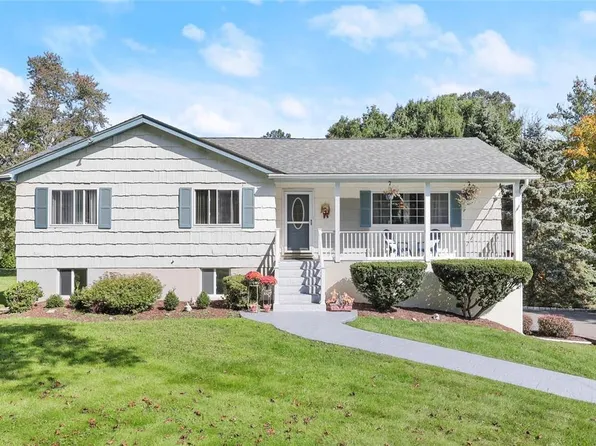 828 Heritage Court, Yorktown Heights, NY 10598