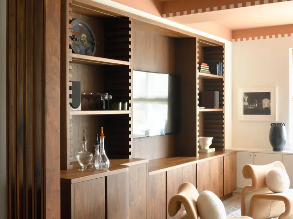 201 East 80th Street image 2 of 21