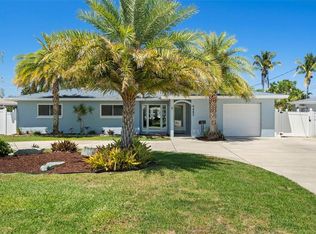 9485 Treasure Ln NE, Saint Petersburg, FL 33702