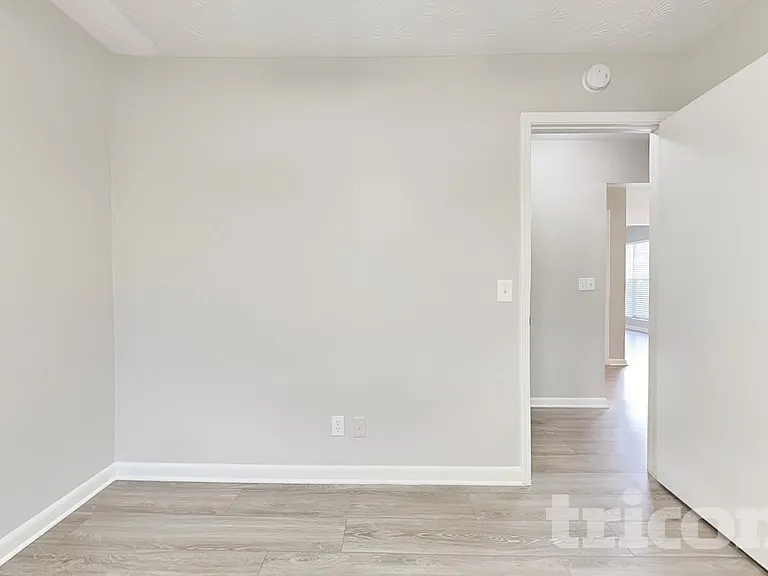 671 Custer Cir — Photo 12
