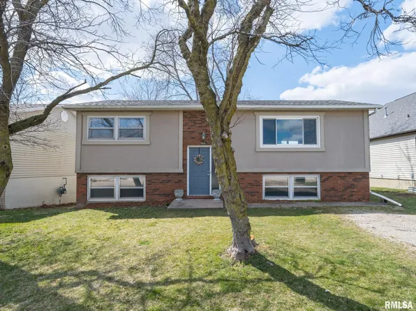 310 S Main St, Deer Creek, IL 61733