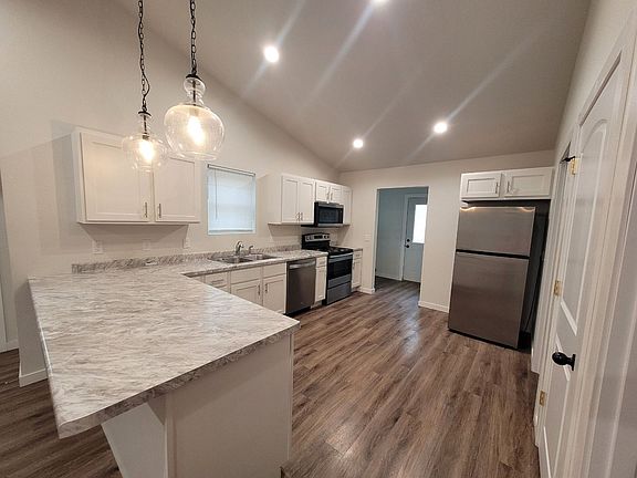 4th image of 420 Franklin St #1