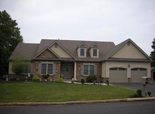 3301 Marwood Ln, Easton, PA 18045