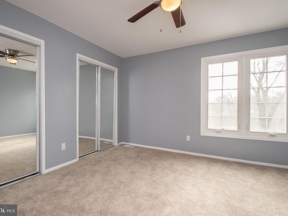 2nd image of 206 Lake Arrowhead Cir