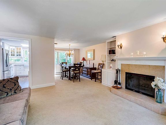 4th image of 17 Frazer Dr