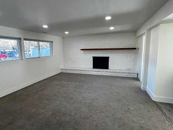 3rd image of 1190 E Bonner Way #B