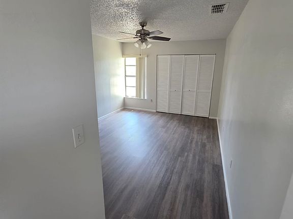 5th image of 5146 La Mancha Ct