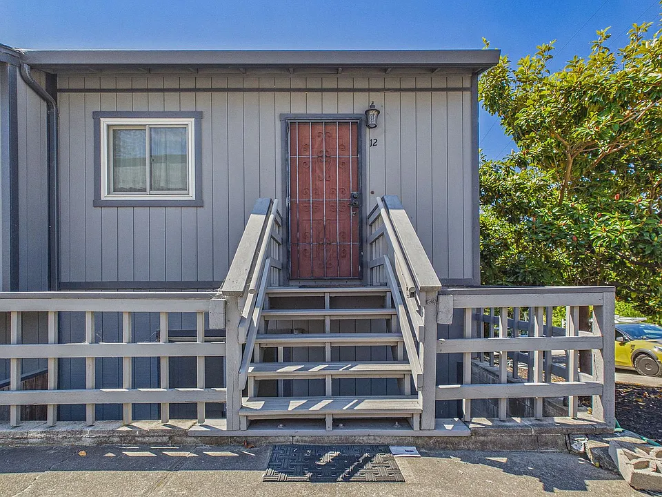 2438 Frances St #12
