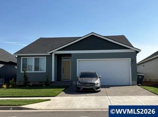 1138 Clemson St, Woodburn, OR 97071