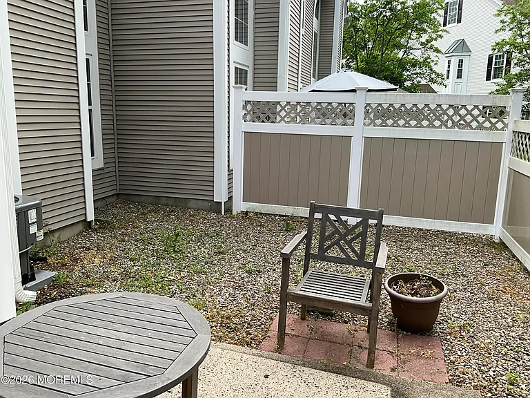67 Daniele Dr — Photo 23