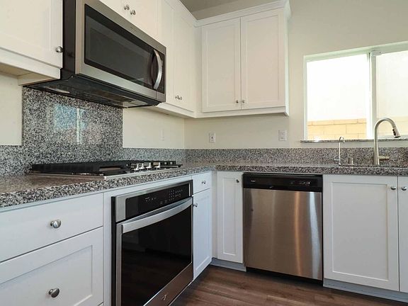 5th image of 44611 Beringer Dr