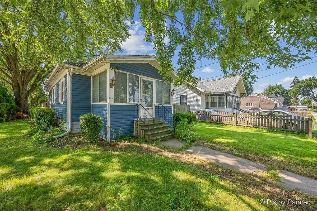 2 bed, $1,800 — Photo 1