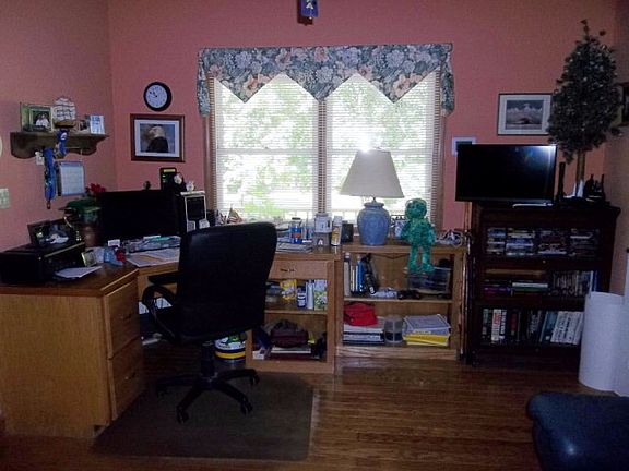 4th image of 305 Woodland Hills Dr