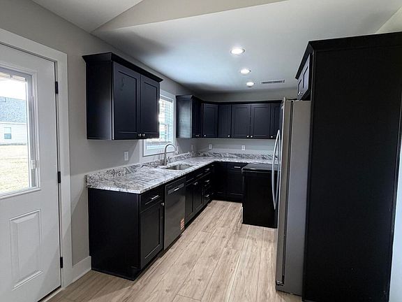 5th image of 320 Whitley Way