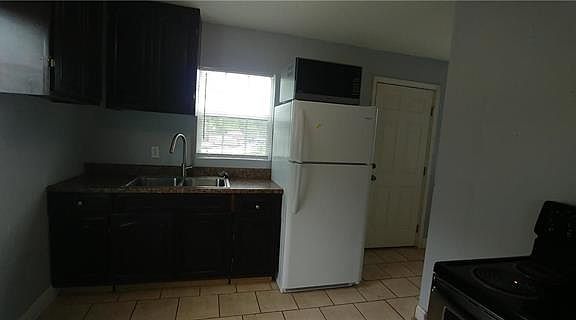 2nd image of 9500 Charlotte St