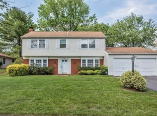 13212 Pennerview Ln, Fairfax, VA 22033