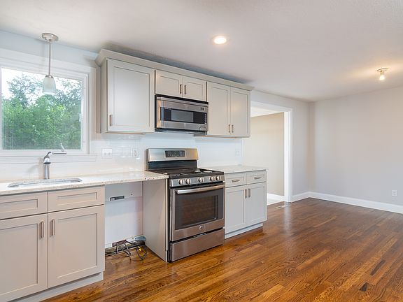 4th image of 773 Neponset St
