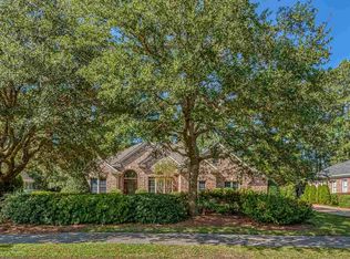 101 Congressional Dr, Pawleys Island, SC 29585