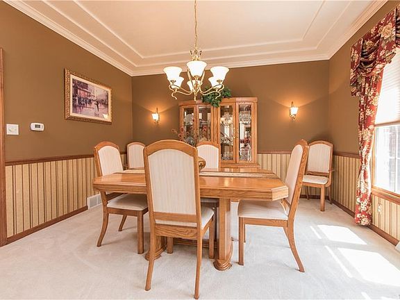 3rd image of 26 Golden Pheasant Dr