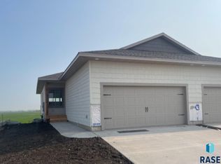 9724 W Broek Dr, Sioux Falls, SD 57106