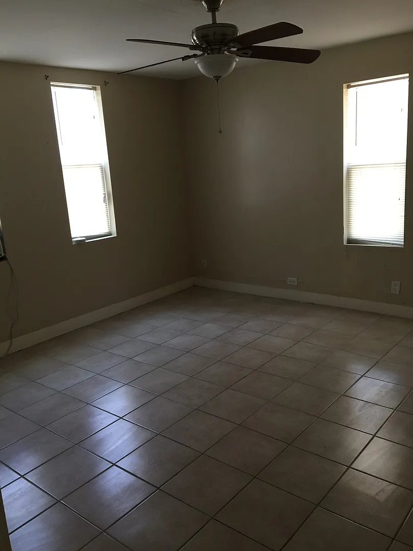 Incredible Value! Spacious 3-Bedroom Texas City Home — Photo 4