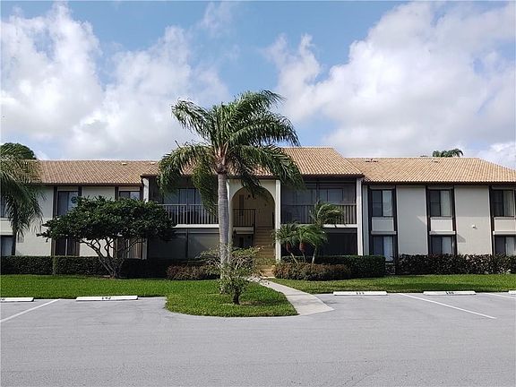 2nd image of 1635 SW Silver Pine Way APT D2