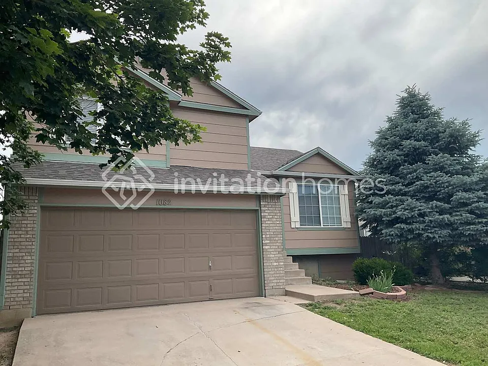 1082 Clogger Ln