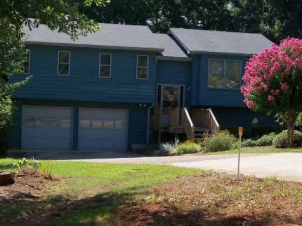 3055 Sawgrass Trl, Lilburn, GA 30047