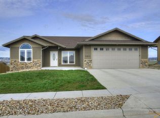 1011 Summerfield Dr, Rapid City, SD 57703