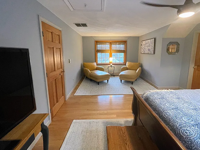 Master bedroom lounge and sofa loungers